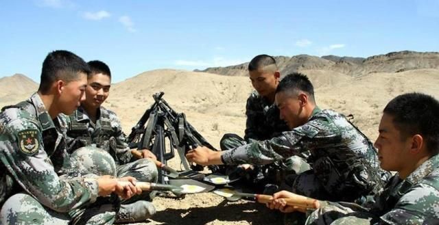 工程兵是最不好的兵种？深度解析与反思，工程兵，深度解析与反思，揭示兵种误解的背后真相。