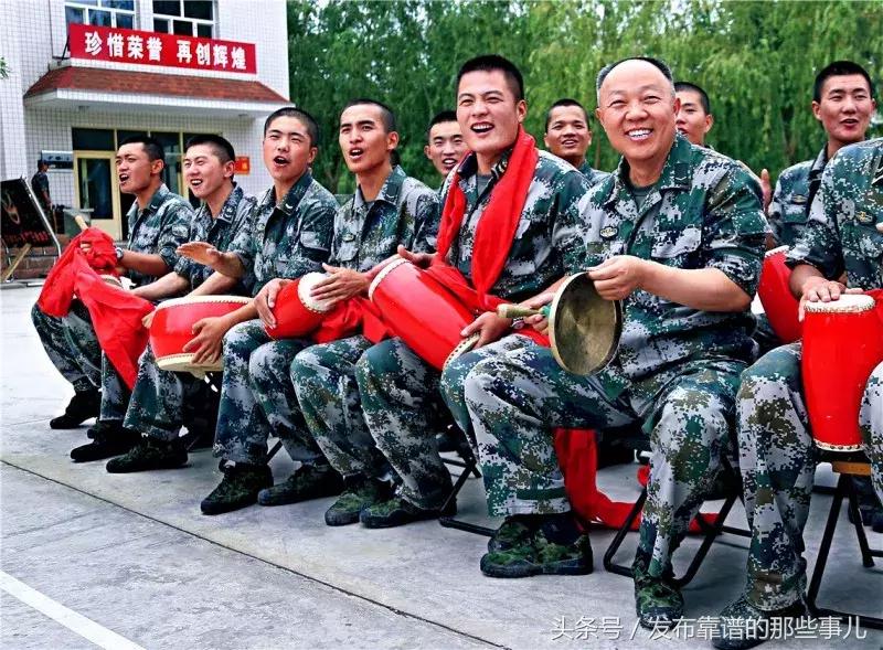 中国人民解放军军旗是什么？，中国人民解放军军旗简介