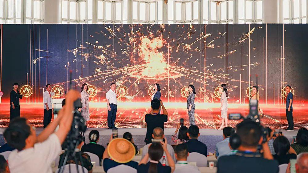 海峡两岸的未来展望，2023年的融合与发展，海峡两岸未来展望，2023年融合与发展趋势展望