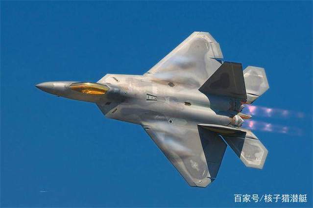 歼-10与F-22，究竟谁更厉害？，歼-10与F-22性能对比，谁更占优势？