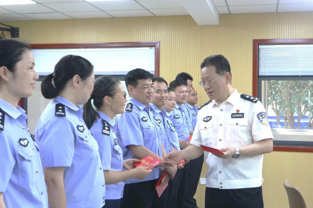 揭秘2023警校录取分数线——洞悉警校入学门槛的新动态，揭秘2023警校录取分数线，最新入学门槛动态公布