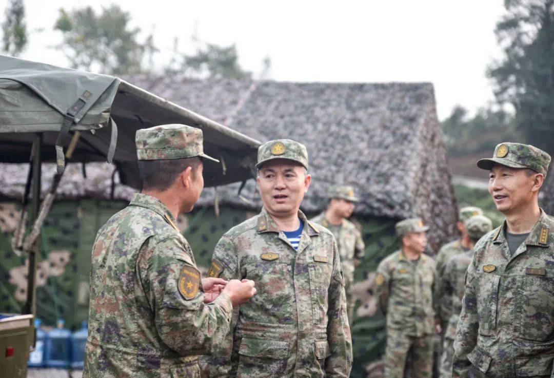 重庆第十三集团军的荣耀与担当，重庆第十三集团军，荣耀与担当的辉煌篇章