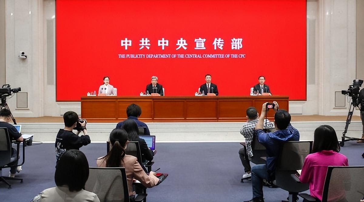 今日新闻摘抄十条（十月版），十月新闻快报，精选今日十大新闻摘要