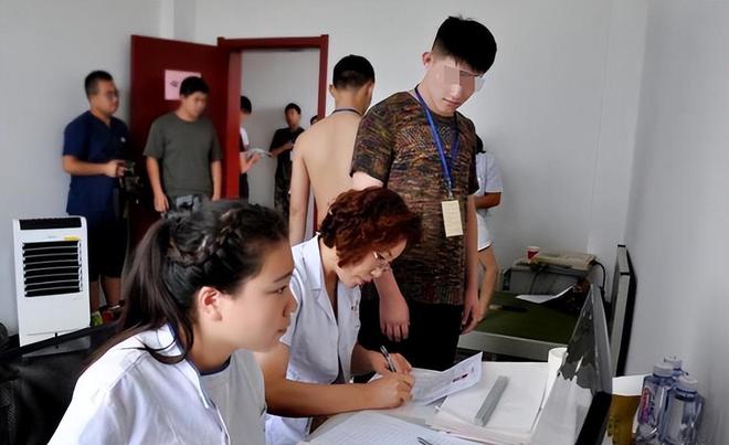 当兵体检中的裸检，究竟在检查什么？，揭秘当兵体检裸检内容，究竟在检查什么？