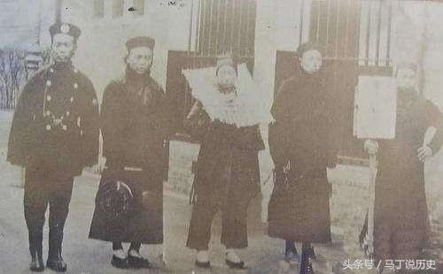 鼎盛军事论坛，深度探讨军事议题，汇聚全球军事精英，鼎盛军事论坛，全球军事精英深度探讨军事议题