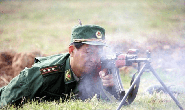 丁晓兵，时代先锋的卓越风采，丁晓兵，时代先锋的杰出风采