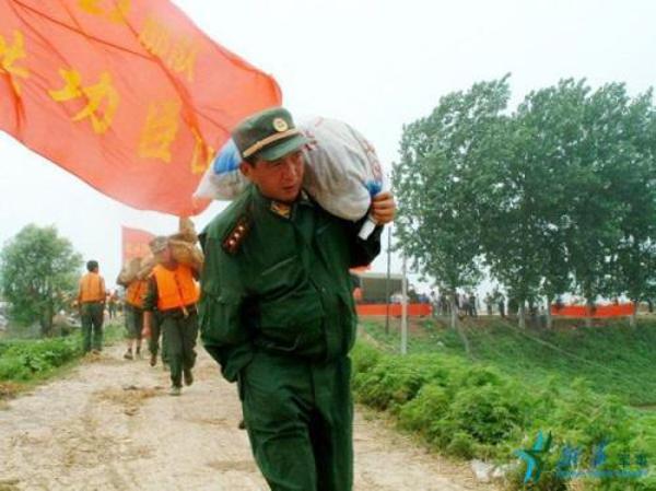 武警总队丁晓兵，英勇忠诚的楷模，武警总队丁晓兵，英勇忠诚的楷模典范