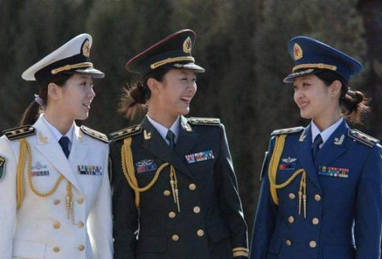 标准的65式军装女兵，65式军装女兵风采