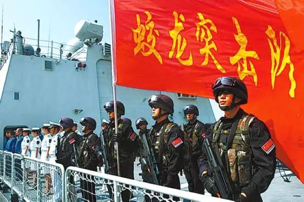 蛟龙突击队，英雄之魂与牺牲之问，蛟龙突击队，英雄之魂与牺牲的考验