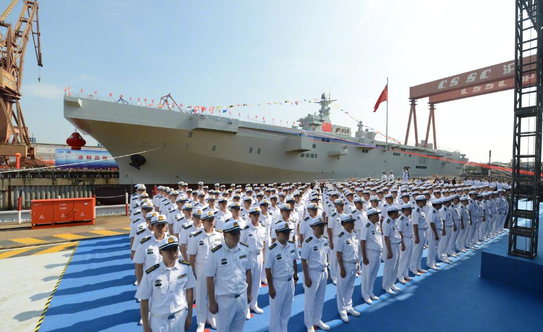 中国海军新一代利器，075型两栖攻击舰的吨位解读，中国海军新一代利器，揭秘075型两栖攻击舰吨位解读