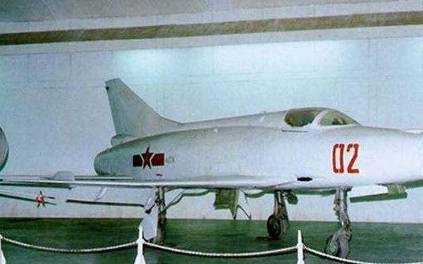 The J-12 Fighter Aircraft，J-12战斗机简介