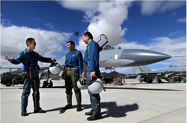 关于孩子报考空军飞行员，机遇与挑战并存，孩子报考空军飞行员，机遇与挑战的并存