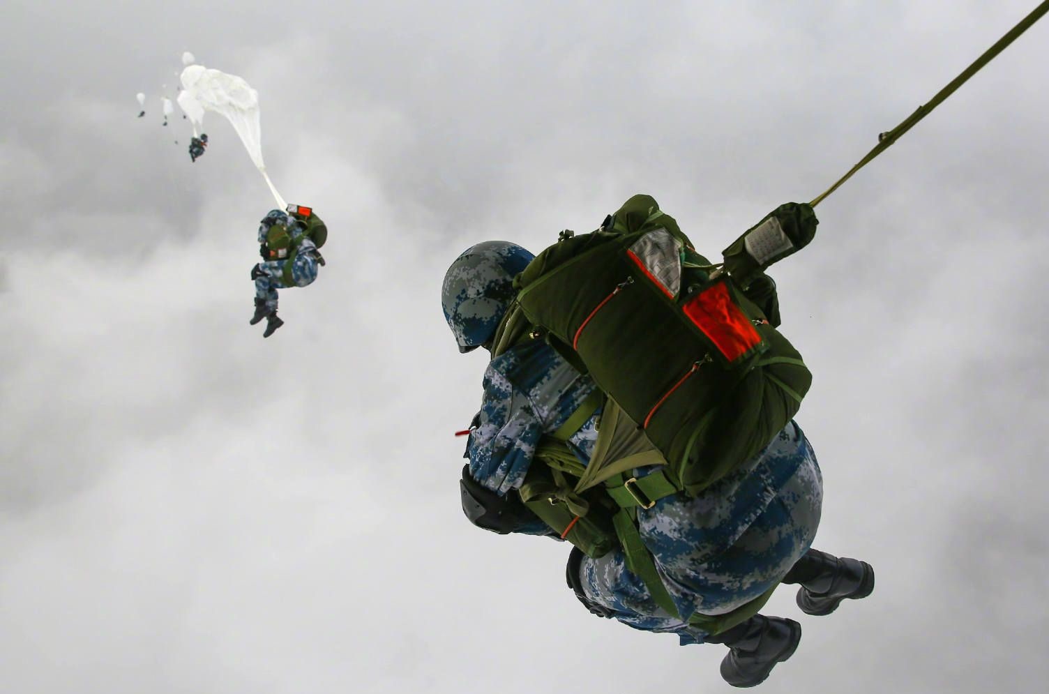空降兵第十五军，揭秘其兵种构成与使命担当，揭秘空降兵第十五军的兵种构成与使命担当