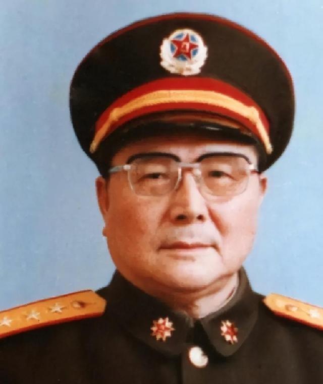 秦基伟将军一家人的传奇与荣耀，秦基伟将军一家人的传奇人生与荣耀时刻