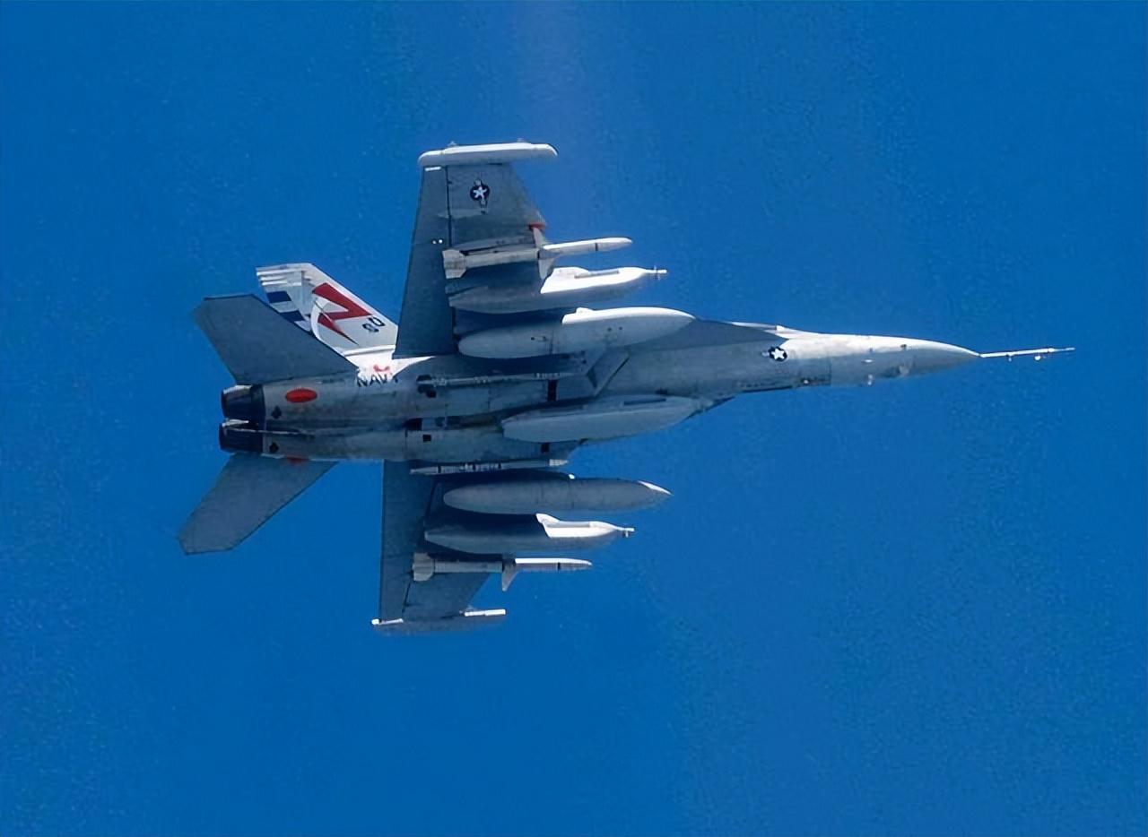 歼-15D与美国运军控制，事实与真相的探讨，歼-15D与美国运军控制，事实与真相的深度探讨