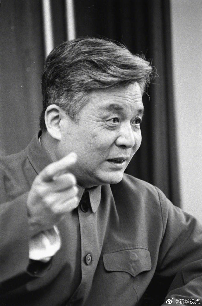 两弹一星之父到底是谁，邓稼先的卓越贡献与不朽传奇，邓稼先，两弹一星之父的卓越贡献与不朽传奇