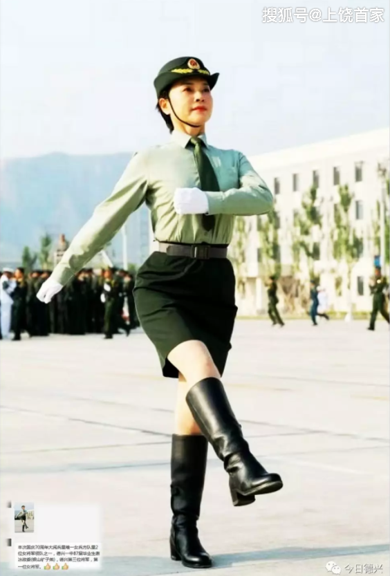 英姿飒爽的女兵领队——2009国庆阅兵中的巾帼英雄，英姿飒爽的女兵领队，国庆阅兵中的巾帼英雄风采展露