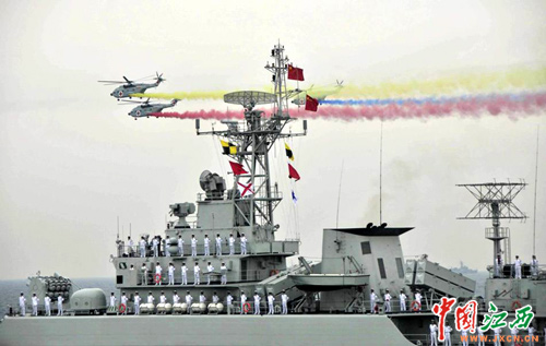 陈岳琪海上阅兵仪式，纪念70周年，展现国家力量与荣耀，陈岳琪纪念国家70周年海上阅兵仪式，展现国家力量与荣耀瞬间