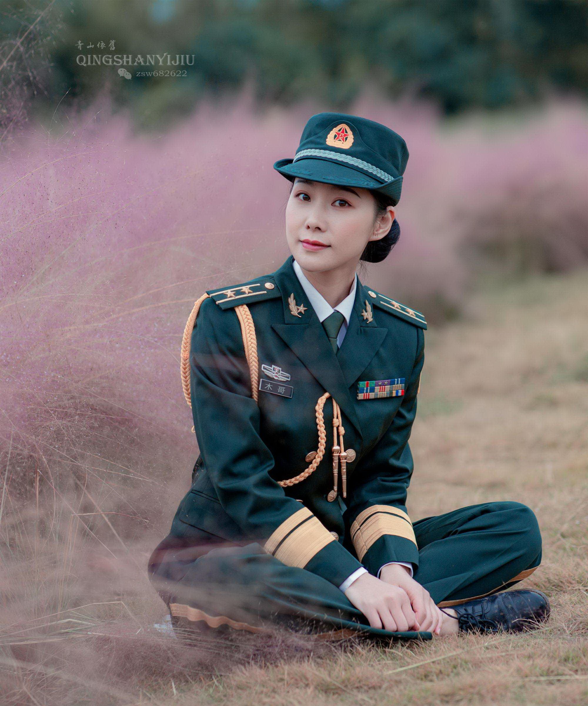 最漂亮的中国女兵图片——展现巾帼英雄的风采，巾帼英雄风采，最美丽中国女兵图片展示