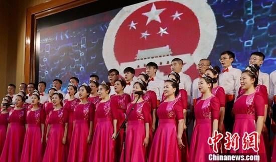 俄罗斯庆祝中国七十周年，历史与未来的交响乐章，中俄友谊交响，庆祝中国七十周年，历史与未来的共鸣