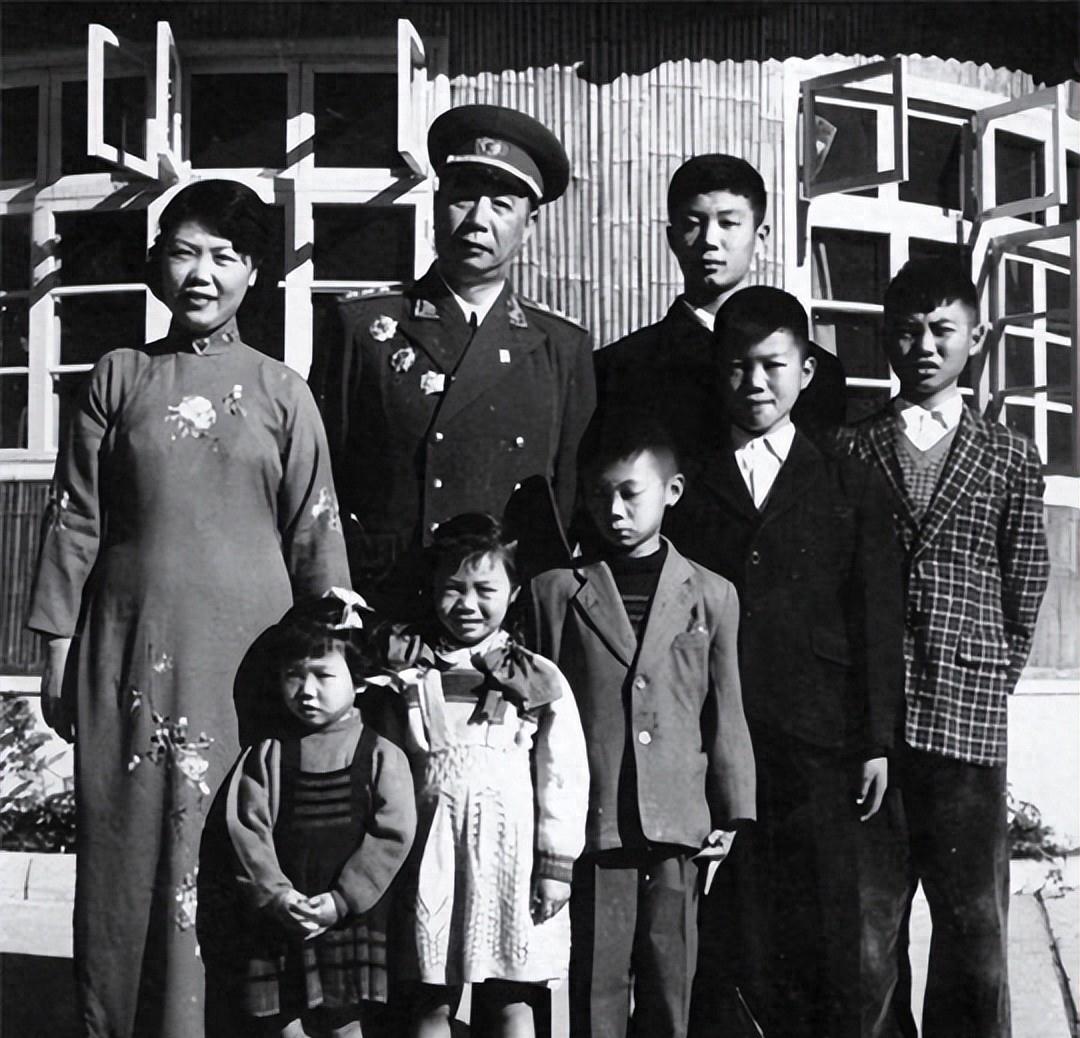 上将子女可以直接进名校吗？——教育公平与社会现实的探讨，上将子女能否直接进名校？——教育公平议题下的社会现实探讨