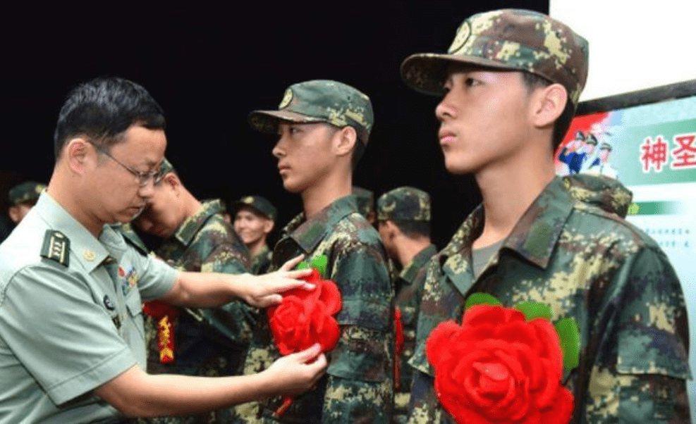 大学生参军，义务兵的身份与意义，大学生参军，义务兵身份与意义的探索