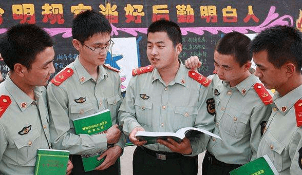 近视者能否参军，探究近视与军事生涯的界限，近视者能否参军，近视与军事生涯界限探究