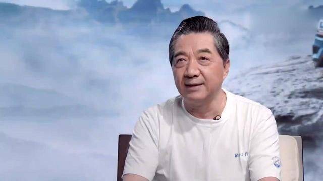 央视辞职的军事节目主持人，转折与启示，央视军事节目主持人辞职背后的转折与启示