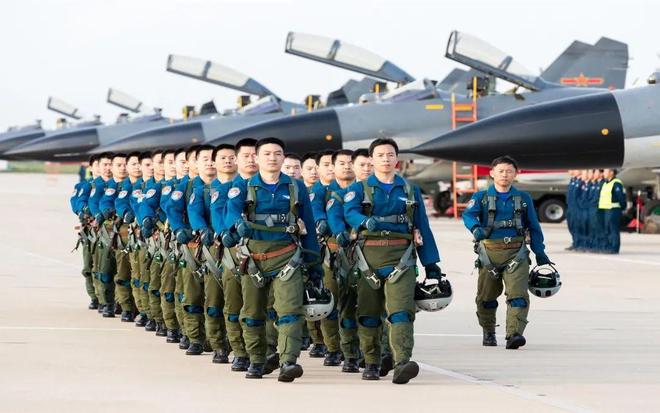 中国空军飞行员数量及其影响，中国空军飞行员数量及其影响力探究