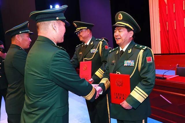 现任武警北京总队政委，忠诚卫士的卓越领导，武警北京总队政委，卓越领导的忠诚卫士形象