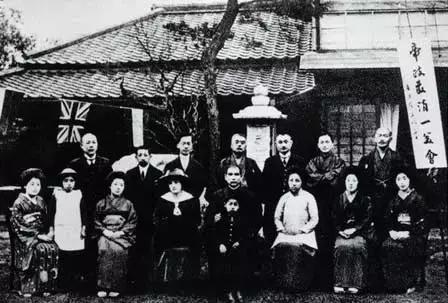 中国人民解放军军旗的图案，荣耀与力量的象征，中国人民解放军军旗图案，荣耀与力量的永恒象征