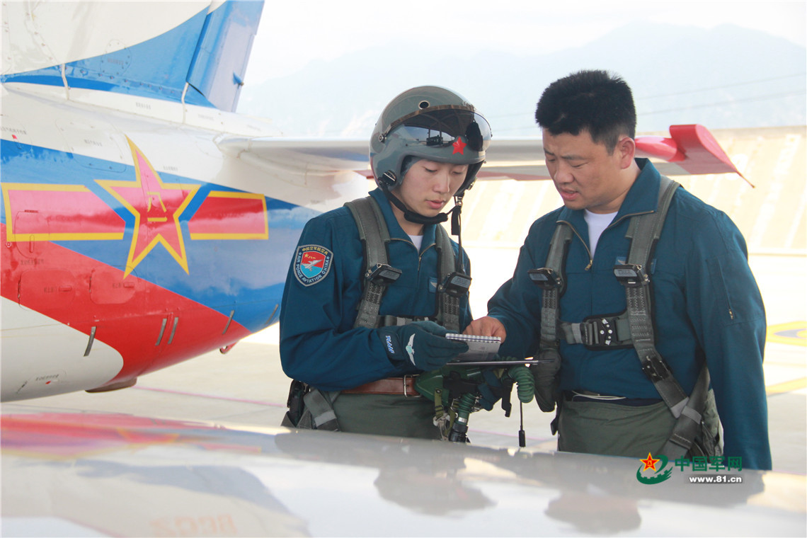 培养空军飞行员的大学，探索蓝天之路的摇篮，探索蓝天之路，空军飞行员培养大学的摇篮