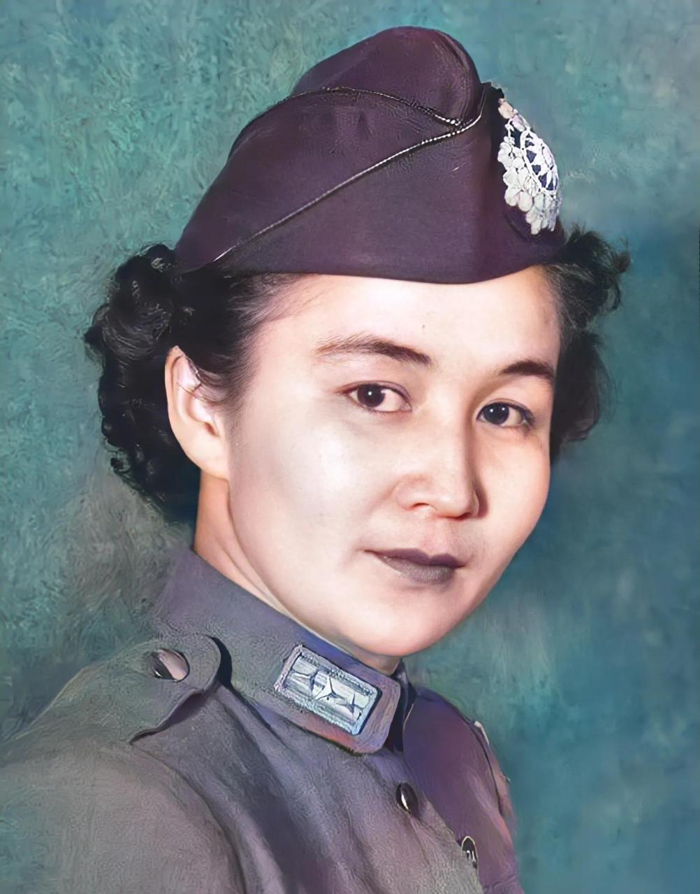 民国女兵图片大全，历史中的巾帼英雄，民国女兵图片大全，历史中的巾帼英雄风采展示
