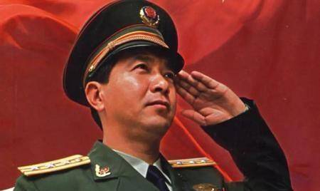 丁晓兵照片儿，一位英雄形象的生动写照，丁晓兵照片儿，英雄形象的生动诠释