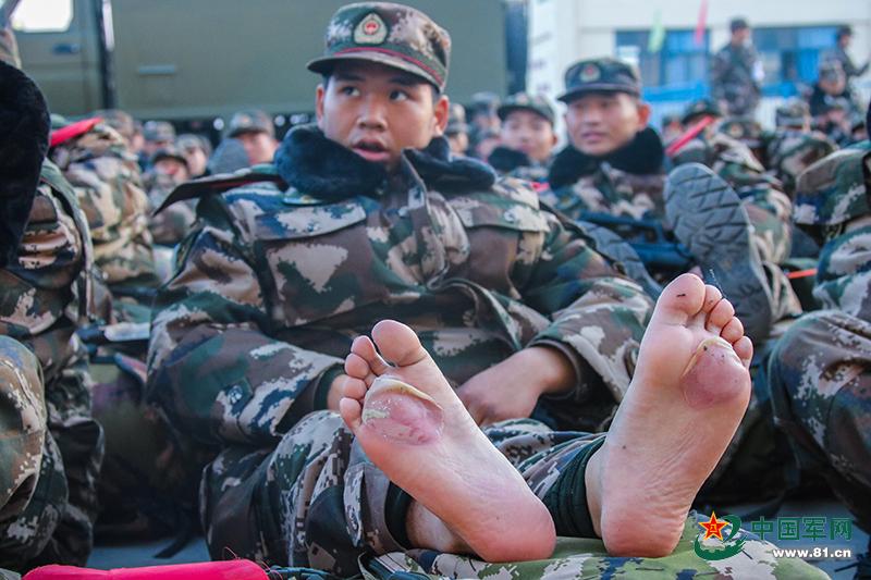 中国武警陆军女兵，时代的风采与力量的象征，中国武警陆军女兵，时代风采与力量的典范