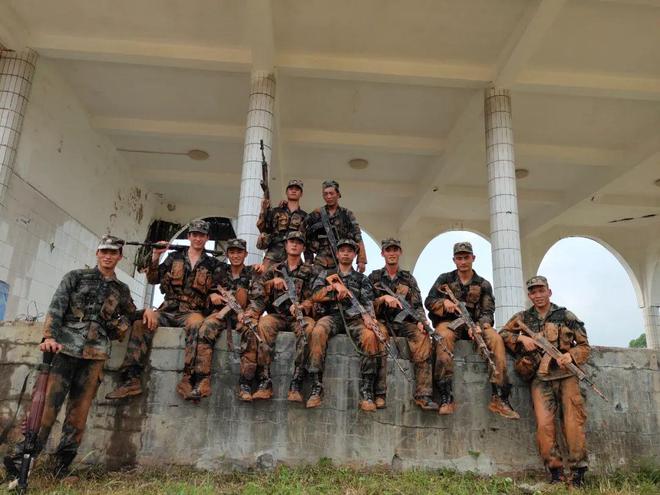 集团军侦察兵比武，锤炼精英，砥砺荣光，集团军侦察兵精英比武，锤炼荣光，砥砺前行