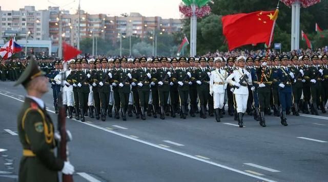 世界三大阅兵式的壮丽风采，世界三大阅兵式的震撼瞬间与壮丽风采