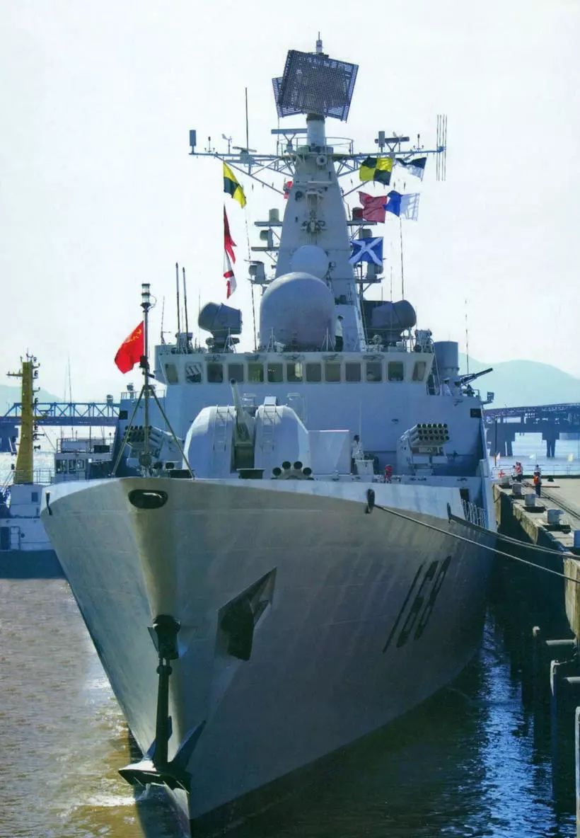 中国海军新一代主力战舰，052B型驱逐舰参数详解，中国海军新一代主力战舰，052B型驱逐舰参数深度解析