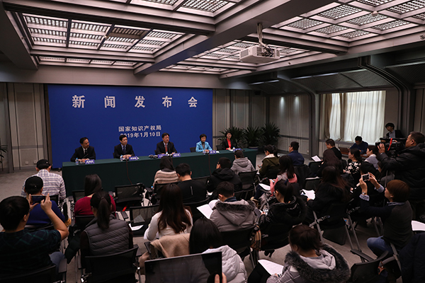 新闻发布会图片大全，揭示事件背后的故事，新闻发布会图片揭秘，事件背后的故事全记录