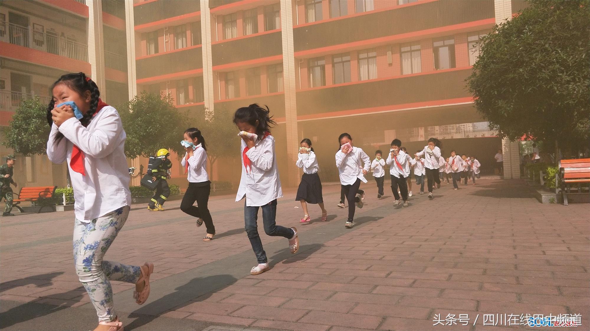 今天北京发生8级地震视频，谣言背后的真相探索，北京地震谣言背后的真相探索，今日8级地震视频揭秘