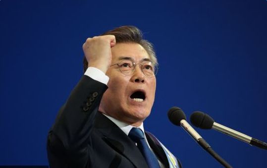 文在寅政府的萨德与三不政策，平衡安全与外交的考量，文在寅政府，萨德部署与三不政策下的安全与外交平衡考量