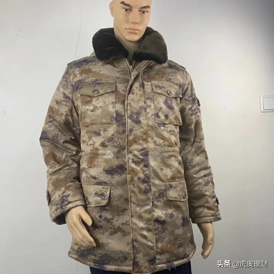 星空迷彩大衣的功能与优势，星空迷彩大衣，功能与优势解析