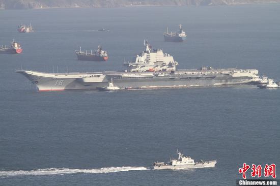 我国辽宁舰的停泊之地，一道坚固的海上防线，辽宁舰停泊之地，坚固的海上防线