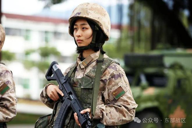 退伍季女兵，坚韧与荣耀的交织，退伍季女兵，坚韧与荣耀的绽放