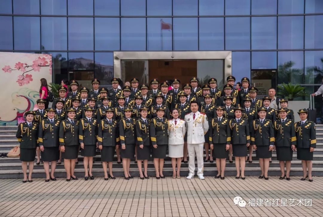 解放军艺术学院红星合唱团，音乐之光照亮红星之路，解放军艺术学院红星合唱团，音乐之光引领红星之路