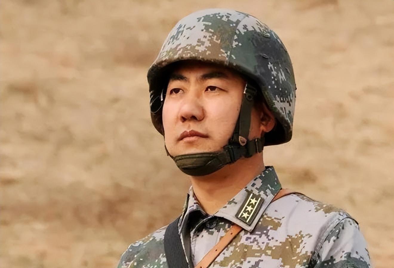 军区空军参谋长，揭秘其级别与职责，揭秘军区空军参谋长，级别与职责详解