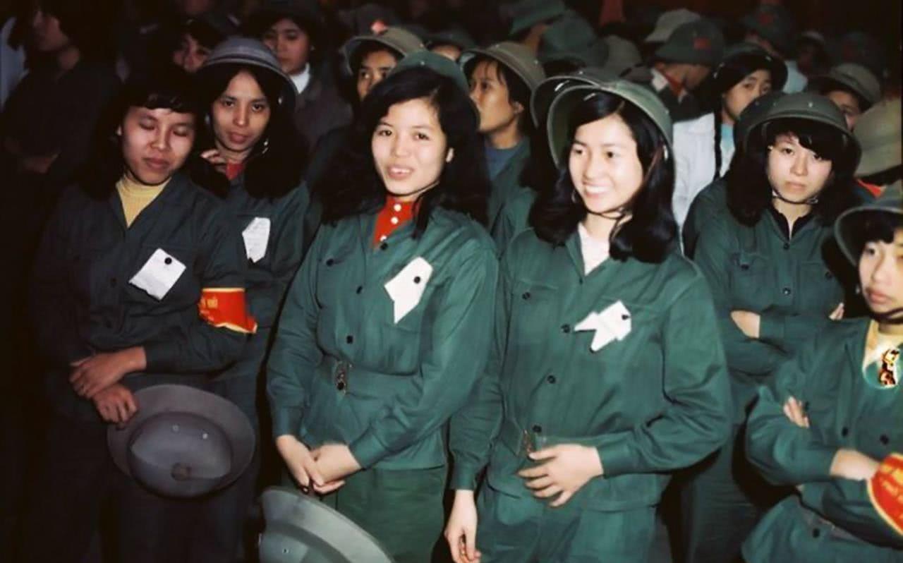 中国女兵被抓图片，背后的真相与反思，中国女兵遭遇事件，真相揭秘与深刻反思