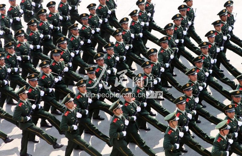震撼心灵——2012阅兵式高清完整版回顾，震撼心灵——回顾2012阅兵盛典，高清完整版一览