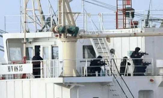 中国海军临检马里海盗，捍卫海上和平的坚定力量，中国海军临检马里海盗，捍卫海上和平的坚定力量行动展示