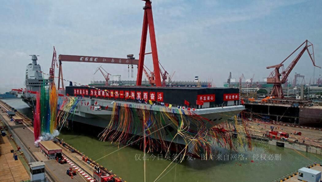 福建舰排水量深度解析，究竟多少吨？，福建舰排水量深度解析，究竟多少吨？揭秘真相